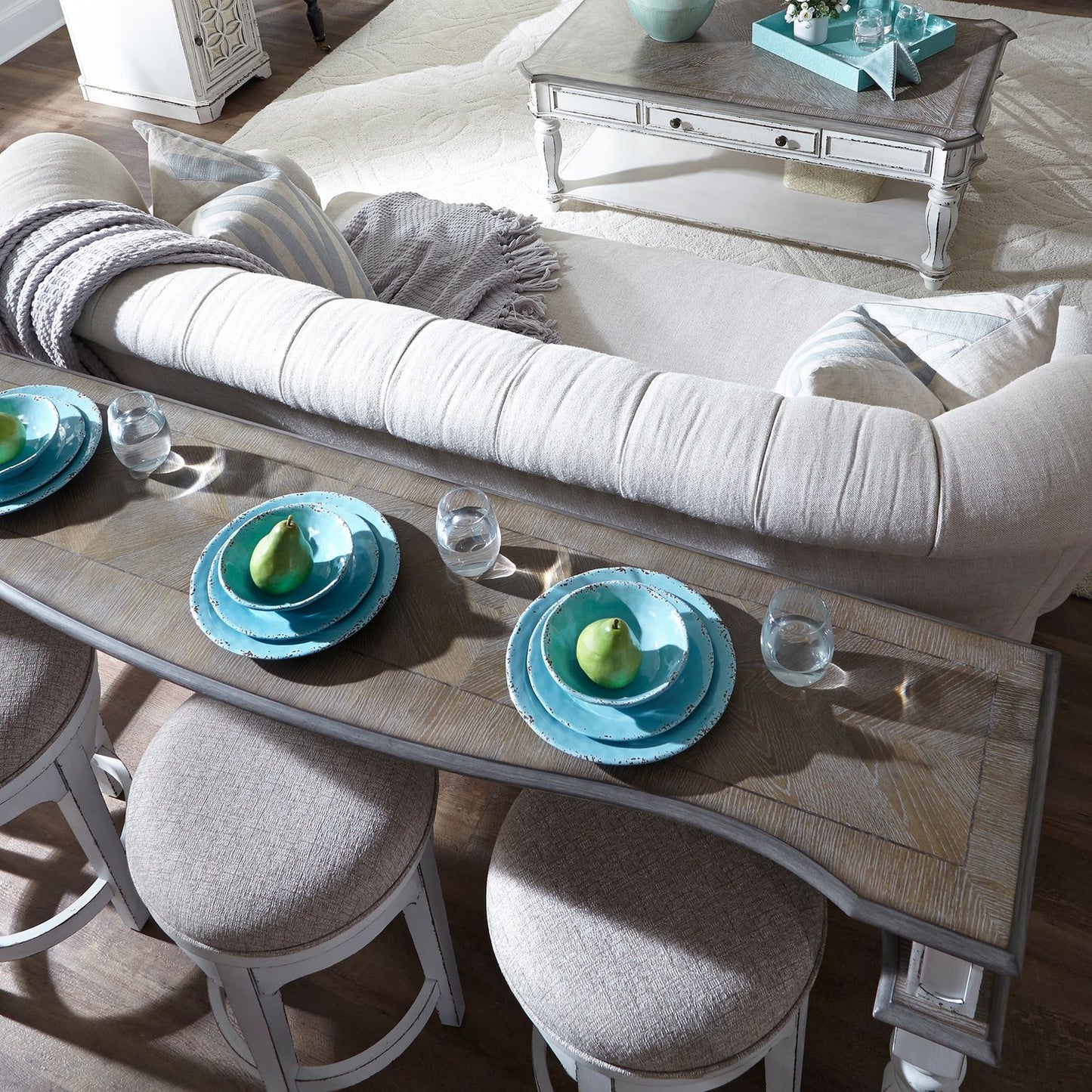 Magnolia Manor Console Set