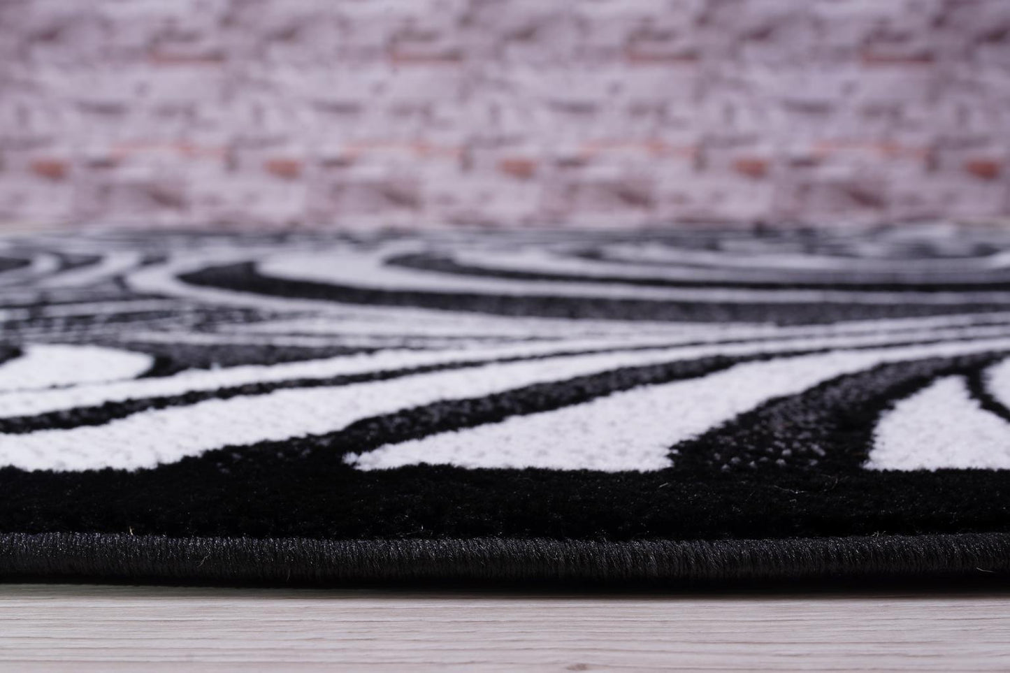 ANATOLIA RUG COLLECTION (AH02) (black and white)