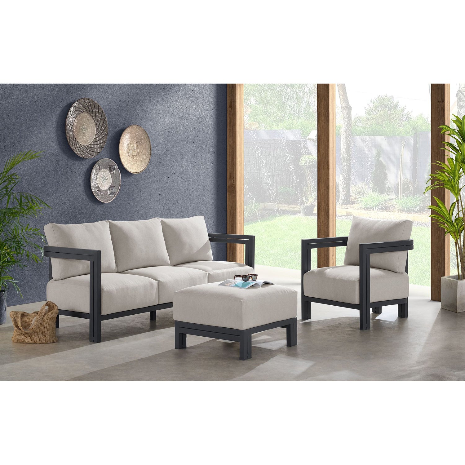 DINING TABLES & CHAIRS